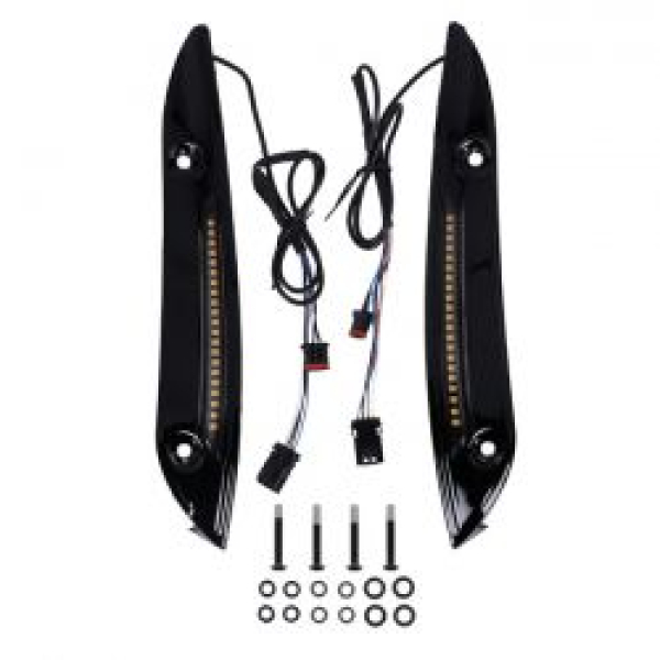 Custom Dynamics, LED-Windschutzscheibenverkleidung mit zusätzlichen Blinkern